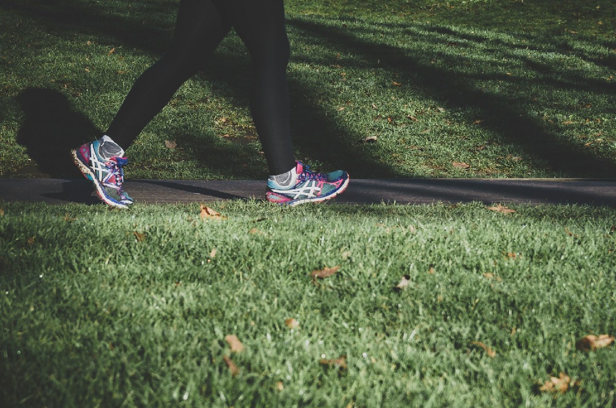 Lo que pasa en tu cuerpo y en tu mente cuando sales a caminar una hora al día