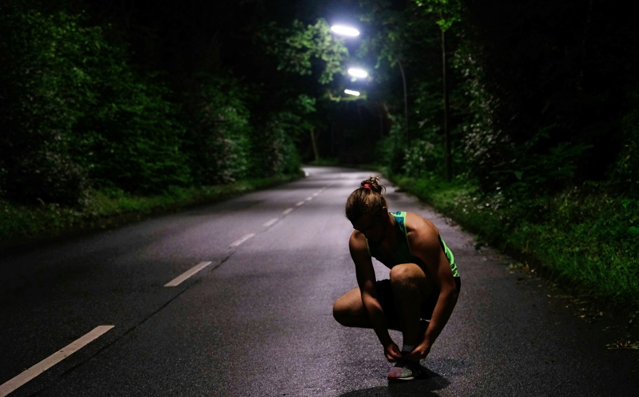 Mantén el ritmo cuando oscurece con esta guía de running nocturno