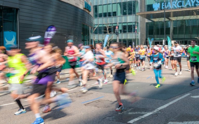 De Greenwich a Buckingham Palace: la Maratón de Londres que todo runner sueña vivir